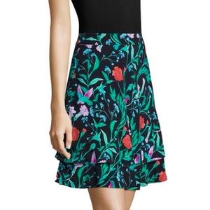 Kate Spade Jardin hummingbird floral skirt. Black tiered ruffle. Tropical vibes